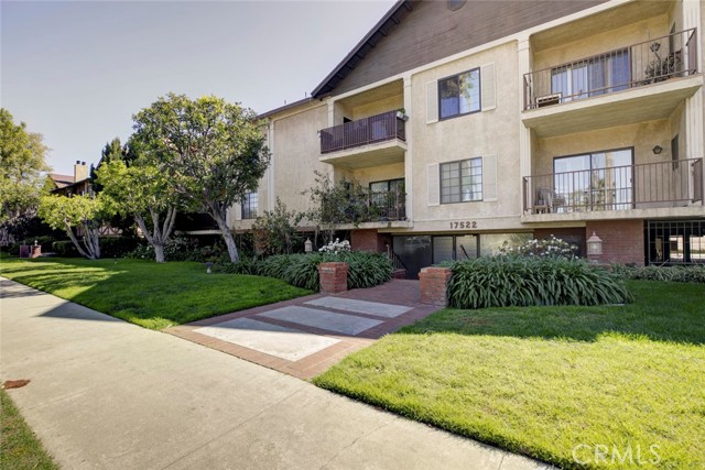 Detail Gallery Image 22 of 39 For 17522 Sherman Way #202,  Van Nuys,  CA 91406 - 2 Beds | 3 Baths