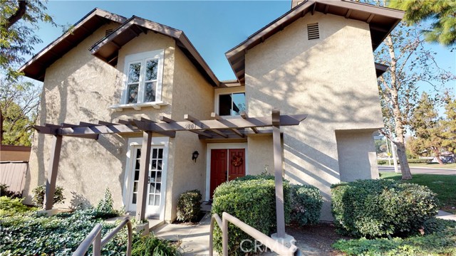 2801 Oak Creek Dr #E, Ontario, CA 91761