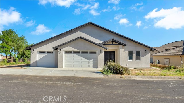 Detail Gallery Image 2 of 53 For 38295 Wild Poppy Lane, Yucaipa,  CA 92399 - 4 Beds | 3/1 Baths