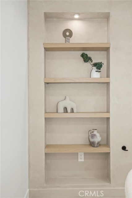 Detail Gallery Image 9 of 47 For 23856 Aetna, Woodland Hills,  CA 91367 - 4 Beds | 3 Baths