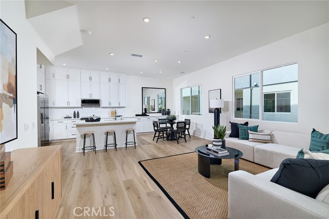 Detail Gallery Image 10 of 33 For 7264 Aura Cir, Huntington Beach,  CA 92647 - 3 Beds | 2/1 Baths