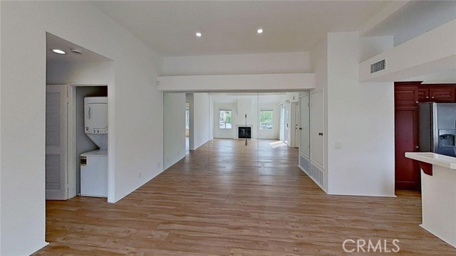 Detail Gallery Image 9 of 27 For 137 Corsica Dr, Newport Beach,  CA 92660 - 2 Beds | 1 Baths