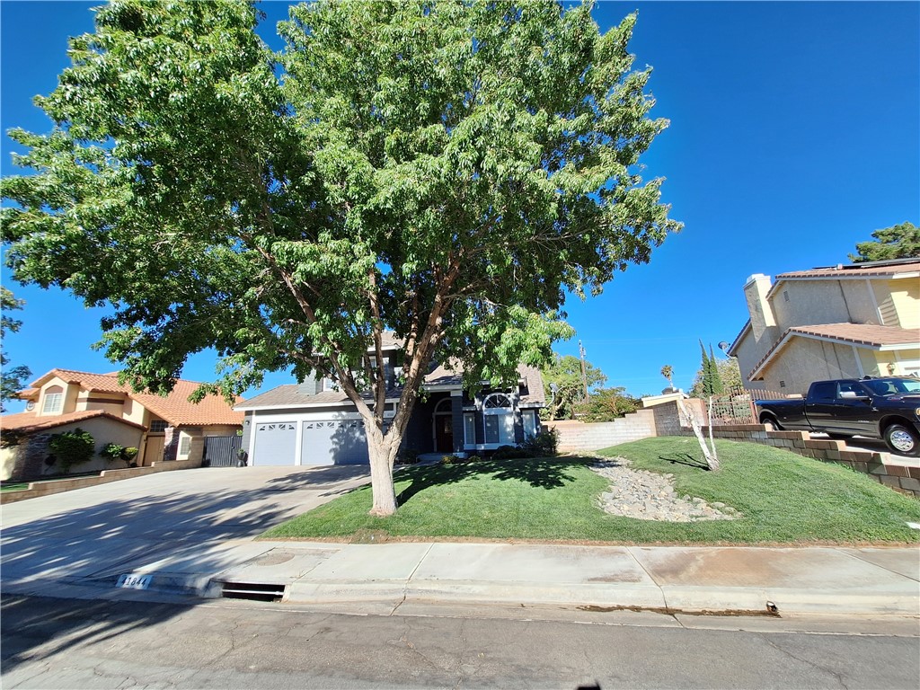 Detail Gallery Image 2 of 17 For 41844 Elk Run Ln, Lancaster,  CA 93536 - 4 Beds | 3 Baths