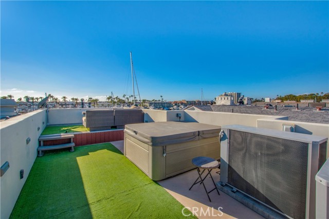 Detail Gallery Image 42 of 53 For 323 via Lido Soud, Newport Beach,  CA 92663 - 4 Beds | 3/1 Baths