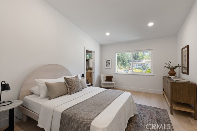 Detail Gallery Image 23 of 49 For 24211 Caris St, Woodland Hills,  CA 91367 - 4 Beds | 2/1 Baths