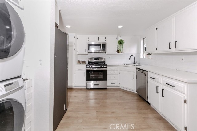 Detail Gallery Image 17 of 27 For 2850 Montrose Ave #6,  La Crescenta,  CA 91214 - 3 Beds | 3 Baths
