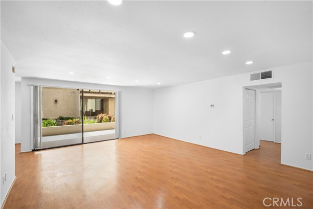 Detail Gallery Image 2 of 23 For 65 N Allen Ave #109,  Pasadena,  CA 91106 - 2 Beds | 2 Baths