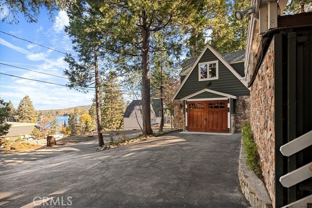 Detail Gallery Image 7 of 39 For 226 Holiday Dr, Lake Arrowhead,  CA 92352 - 4 Beds | 3/1 Baths