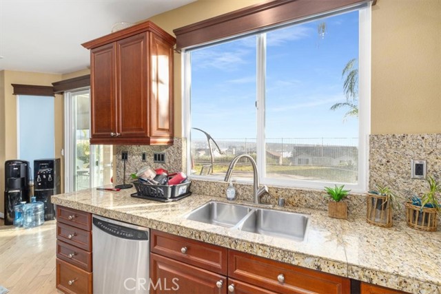 Detail Gallery Image 9 of 38 For 23 via Palmieki Ct, Lake Elsinore,  CA 92532 - 5 Beds | 4/1 Baths
