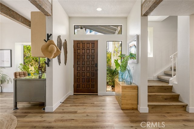 Detail Gallery Image 5 of 47 For 1550 Michael Ln, Pacific Palisades,  CA 90272 - 3 Beds | 3/1 Baths