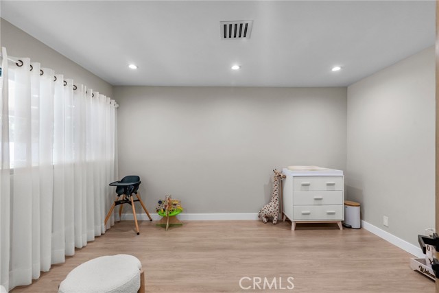 16810 Adlon Road, Encino CA: https://media.crmls.org/medias/7ea7a4df-c314-4ea0-a917-92ef7c2ca4c0.jpg