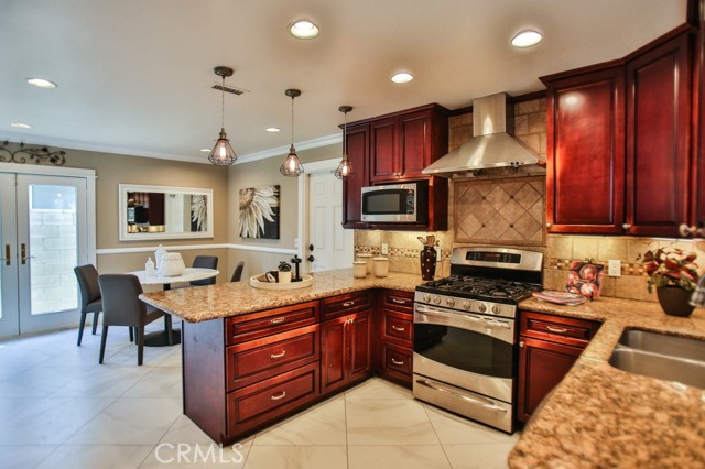 Detail Gallery Image 10 of 55 For 16292 Angler Ln, Huntington Beach,  CA 92647 - 4 Beds | 3 Baths