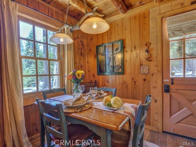 Detail Gallery Image 12 of 19 For 27877 Holly Ln, Lake Arrowhead,  CA 92352 - 2 Beds | 1 Baths