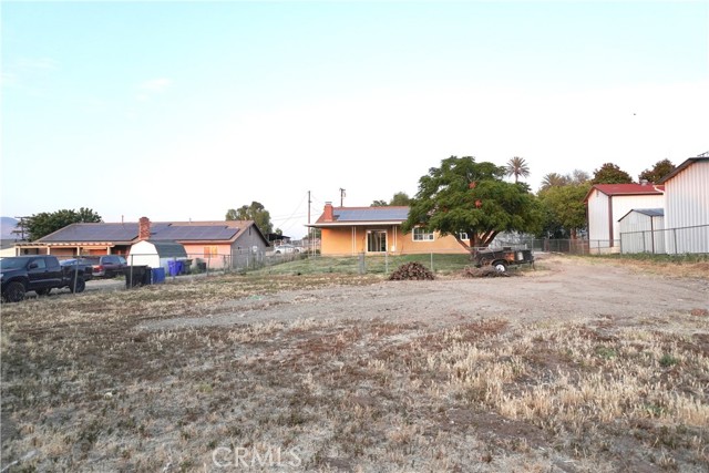 5187 Cedar Street, Jurupa Valley CA: https://media.crmls.org/medias/7ea827d1-9b0f-4f5a-9935-35e9b1329d61.jpg