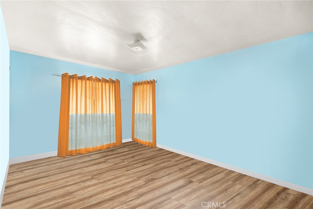 4077 Winona Avenue - photo 14