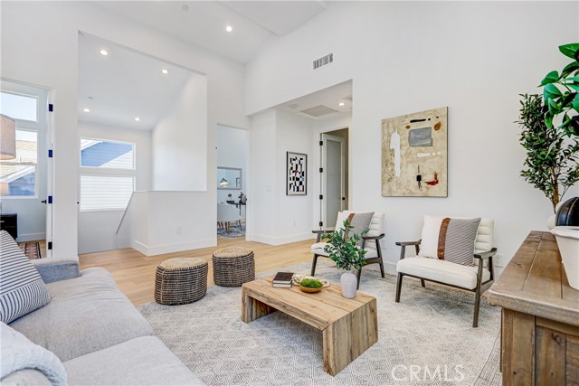 Upper level opens to 2nd living room Upper level opens to 2nd living room