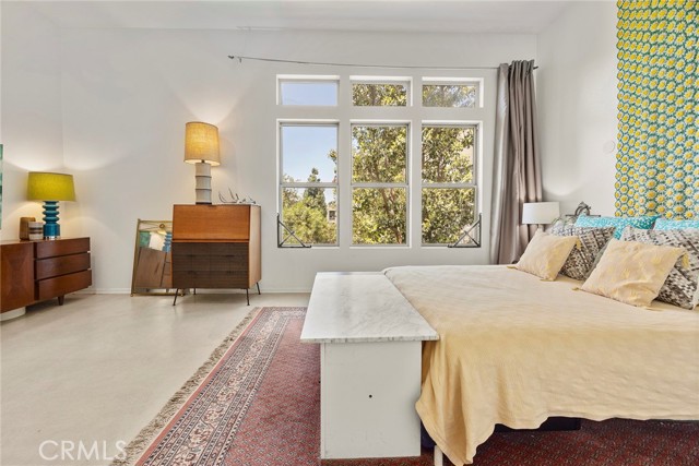253 N Bush Street, Santa Ana CA: https://media.crmls.org/medias/7ea92bd3-7bd5-46a3-9951-f67b5d4155f2.jpg