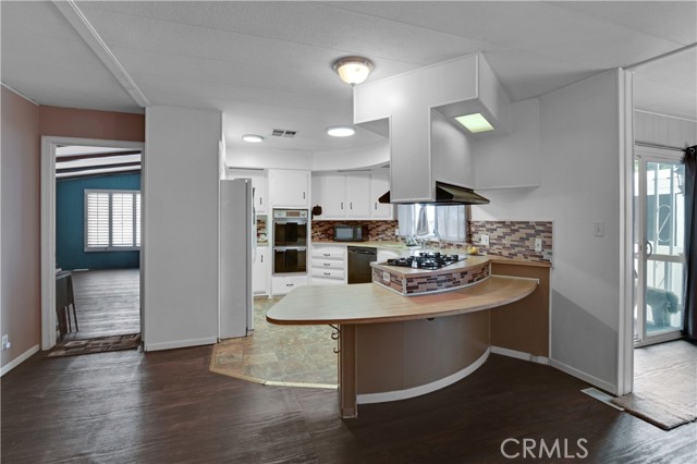 Detail Gallery Image 12 of 29 For 3595 Santa Fe Ave #149,  Long Beach,  CA 90810 - 3 Beds | 2 Baths