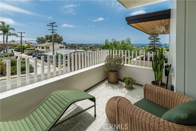 68 E F Street, Encinitas CA: https://media.crmls.org/medias/7ea98933-8116-4169-ac8d-72143adb0065.jpg