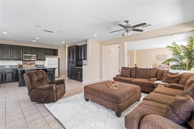 Detail Gallery Image 12 of 43 For 29149 Edgewood Dr, Lake Elsinore,  CA 92530 - 4 Beds | 3 Baths