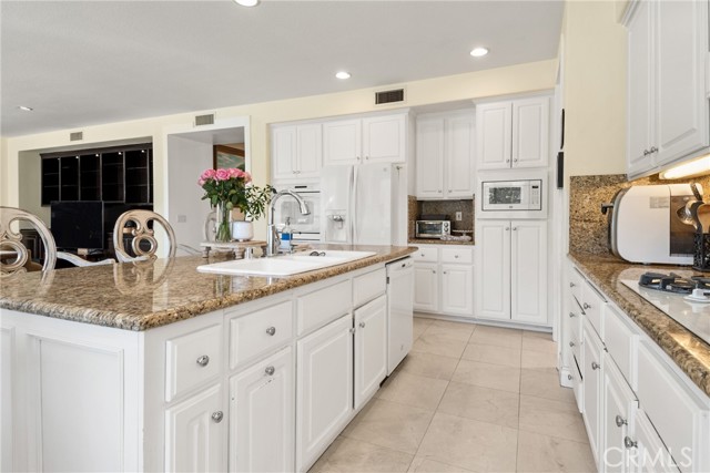 Detail Gallery Image 9 of 36 For 8190 E Hayden Ct, Anaheim Hills,  CA 92808 - 5 Beds | 4/1 Baths