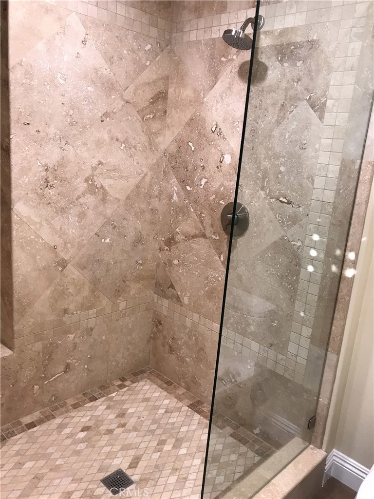 https://media.crmls.org/medias/7eaa9140-3776-41d2-8e00-5649fdcb7fb6.jpg?preset=X-Large