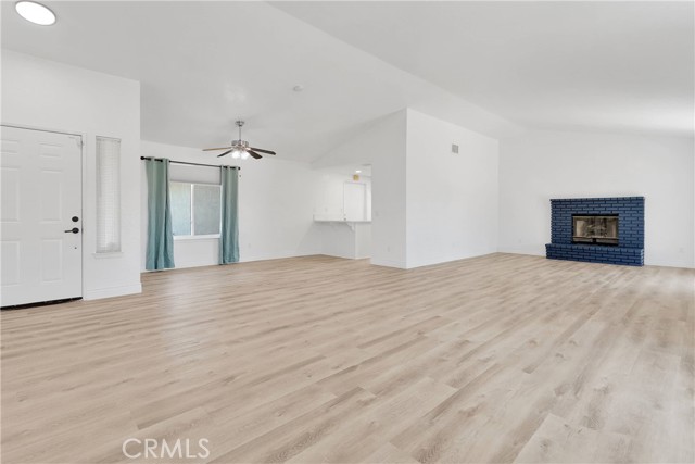 Detail Gallery Image 5 of 47 For 15505 via Cartagena St, Hesperia,  CA 92345 - 3 Beds | 2 Baths