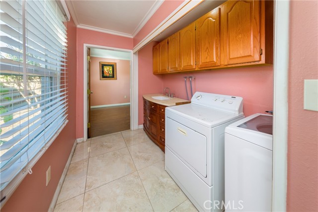 Detail Gallery Image 9 of 17 For 19937 Parthenia St, Northridge,  CA 91324 - 3 Beds | 2 Baths