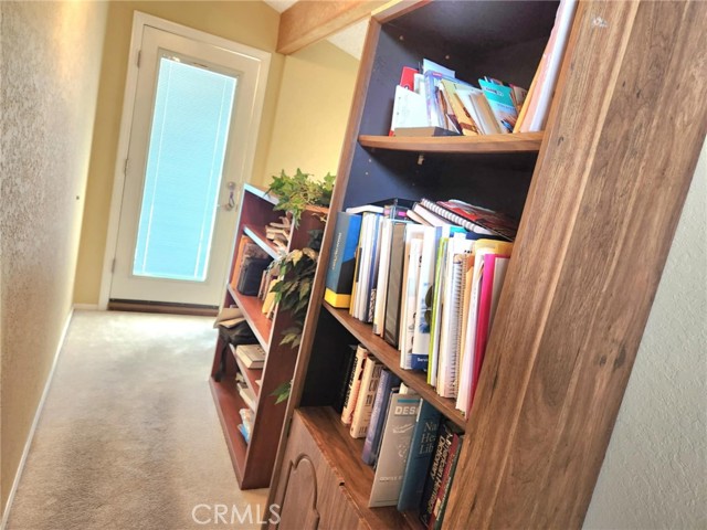 450 Fairway Drive, Palmdale CA: https://media.crmls.org/medias/7eac46dc-7437-4cd6-bd55-70c7704a5b3c.jpg