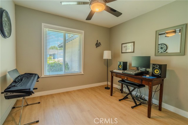 Detail Gallery Image 23 of 43 For 22396 Barbacoa Dr, Saugus,  CA 91350 - 3 Beds | 3 Baths