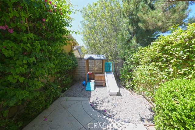 45 Coriander, Irvine CA: https://media.crmls.org/medias/7eacb6fc-e8e6-4715-abd6-62130fd341bf.jpg