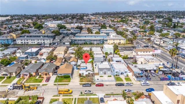 5823 Madden Avenue, Los Angeles CA: https://media.crmls.org/medias/7ead10a8-1f42-4dda-b963-2fd2f6137e3b.jpg