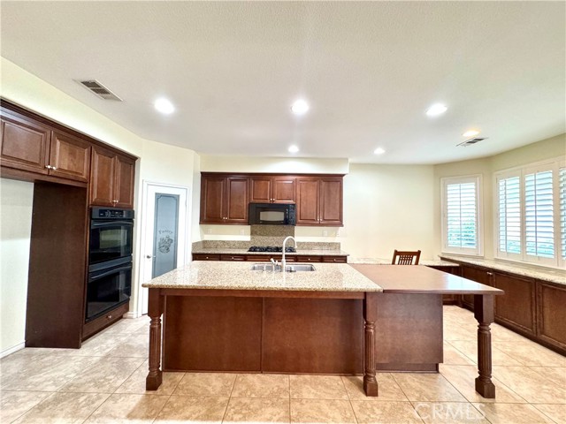 Detail Gallery Image 8 of 23 For 14344 Pointer, Corona,  CA 92880 - 4 Beds | 3 Baths