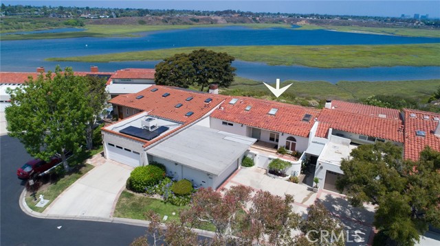 2163 Vista Entrada, Newport Beach CA: https://media.crmls.org/medias/7eadcac2-fc71-477d-b6e2-bc91ebc3b00e.jpg