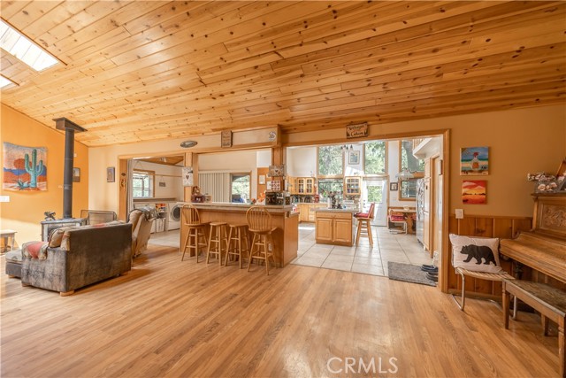 793 Knight Avenue, Big Bear Lake CA: https://media.crmls.org/medias/7eae0c86-7d68-47fb-808e-dba849aabcc6.jpg