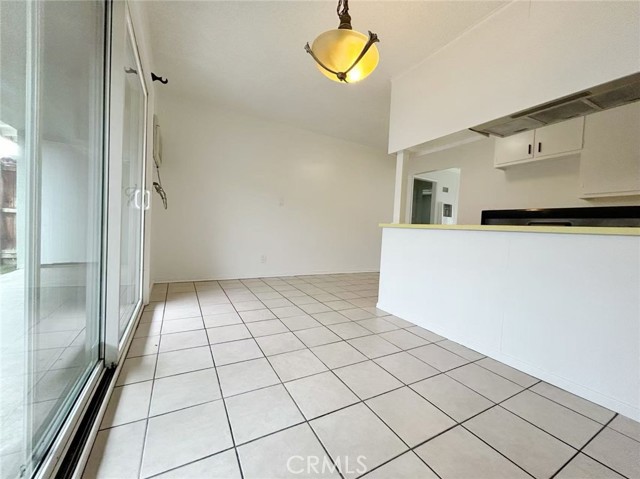 1016 W El Morado Court, Ontario CA: https://media.crmls.org/medias/7eae3cb7-c02d-4134-8f77-dbdca438e2fc.jpg