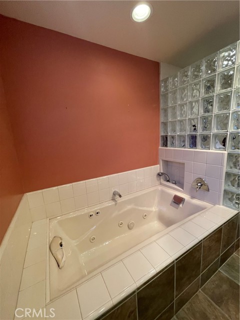 Detail Gallery Image 30 of 66 For 17183 Sunburst, –,  CA 91325 - 4 Beds | 4/1 Baths