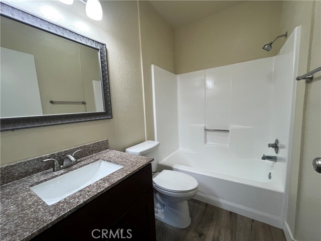 Detail Gallery Image 11 of 13 For 4307 W 142nd St #5,  Hawthorne,  CA 90250 - 1 Beds | 1 Baths