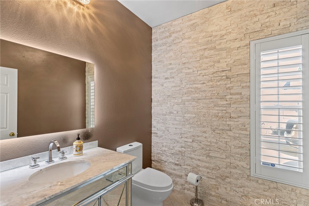 https://media.crmls.org/medias/7eae8570-3c0e-44a2-bed4-bd8c7b443103.jpg?preset=X-Large