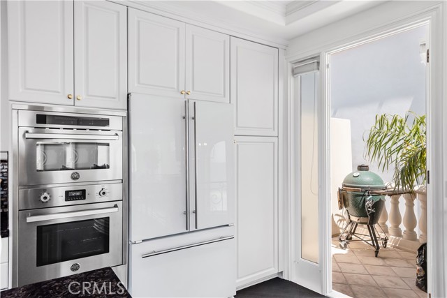 225 Rosecrans Place, Manhattan Beach, California 90266, 3 Bedrooms Bedrooms, ,3 BathroomsBathrooms,Residential,Sold,Rosecrans,SB23067054