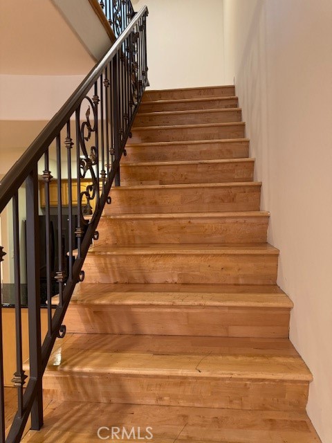 Detail Gallery Image 10 of 24 For 11501 Hatteras, North Hollywood,  CA 91601 - 3 Beds | 3 Baths