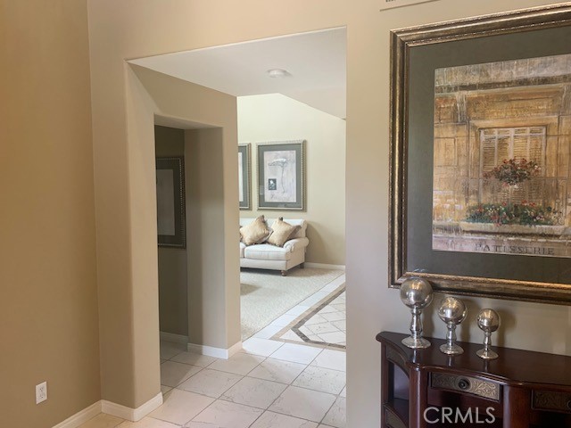 Detail Gallery Image 5 of 48 For 17130 Silver Moon Ct, Riverside,  CA 92503 - 3 Beds | 3/1 Baths