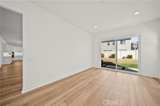 Detail Gallery Image 18 of 56 For 17715 Hillside, Canyon Country,  CA 91350 - 4 Beds | 4 Baths