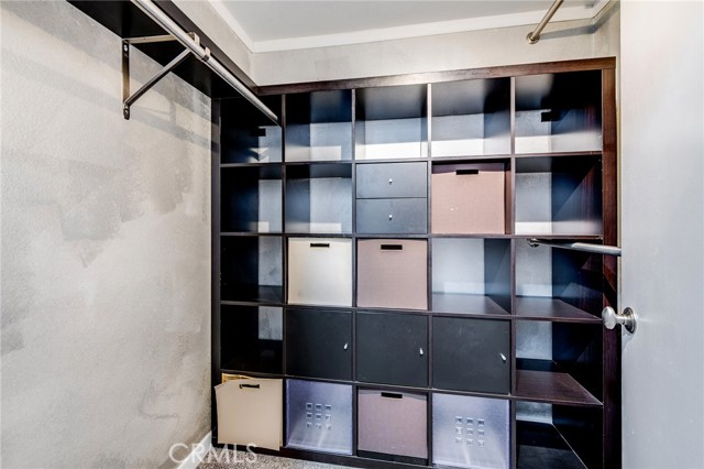 1401 S Bentley Avenue, Los Angeles CA: https://media.crmls.org/medias/7eafa373-2edb-45d7-8537-1293feaec39c.jpg