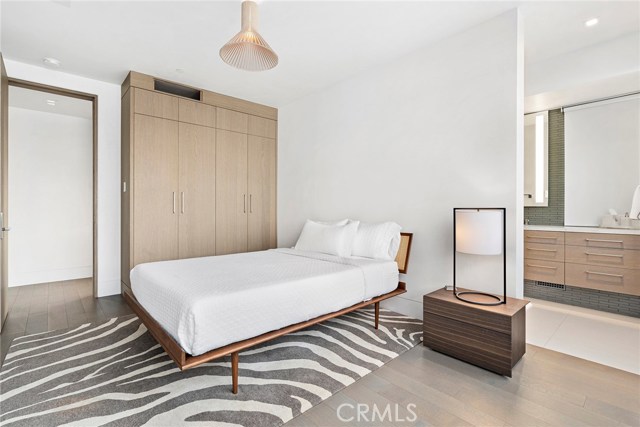 Detail Gallery Image 18 of 27 For 2108 E Oceanfront, Newport Beach,  CA 92661 - 5 Beds | 5/1 Baths