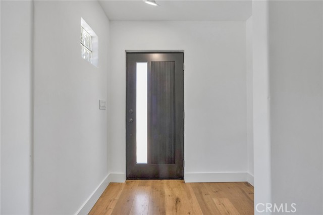 6015 Laurelgrove Avenue, North Hollywood CA: https://media.crmls.org/medias/7eb1aaf1-aa88-4c73-b679-28d598078be9.jpg