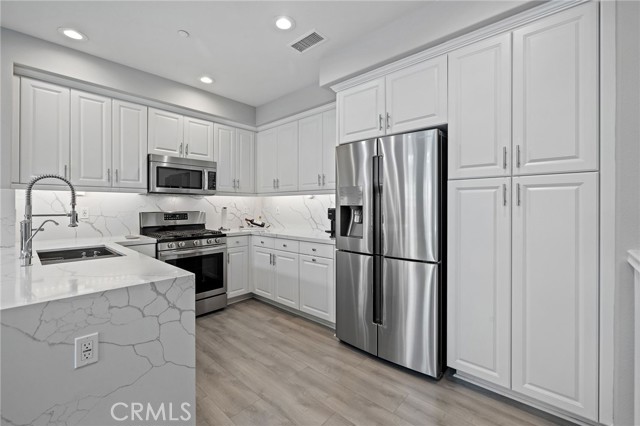 Detail Gallery Image 10 of 58 For 16 Serenity, Irvine,  CA 92618 - 2 Beds | 2 Baths