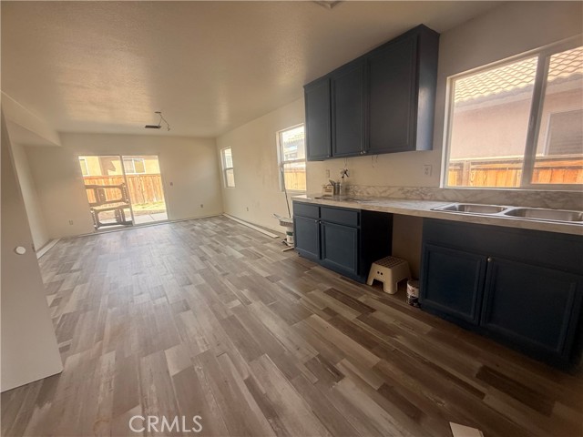 Detail Gallery Image 5 of 6 For 11648 Dos Palmas, Victorville,  CA 92392 - 4 Beds | 2 Baths