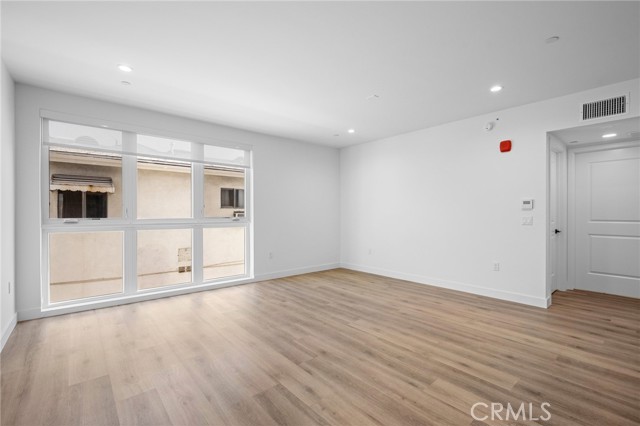 Detail Gallery Image 6 of 18 For 10657 Moorpark St #205,  North Hollywood,  CA 91602 - 1 Beds | 1 Baths