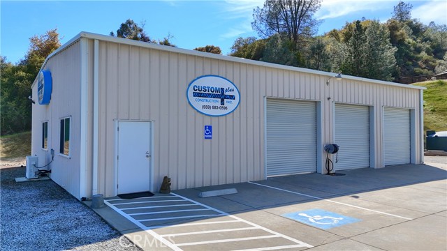 Detail Gallery Image 60 of 66 For 42038 Empty Creek, Oakhurst,  CA 93644 - 3 Beds | 2 Baths